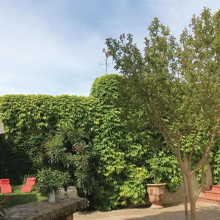 Holiday home 2 Bedroom Beautiful In Bellegarde (Gard)