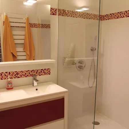 2 Bedroom Beautiful In Vakantiehuis